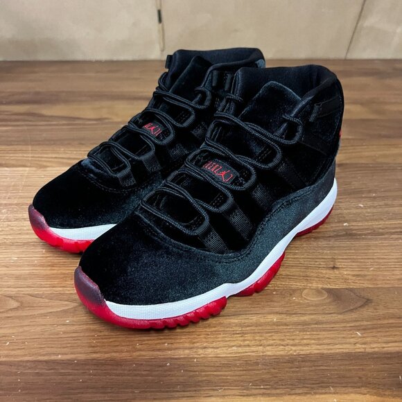 Jordan 11 Retro Bred Velvet DB5457-061 Women's 6.5 Luxury Basketball Sneakers - Picture 4 of 12